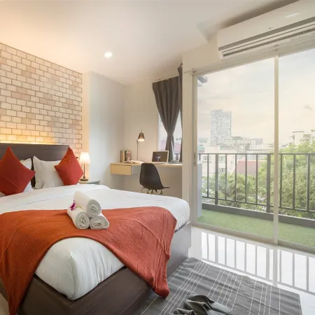 Q Space Residence Отели рядом с достопримечательностью «Станция метро Ratchadapisek»
