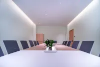 Swallow Return Hotel (Hengji Plaza Food City, Baise Youjiang District)