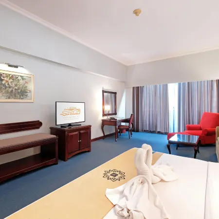 Sunlake Waterfront Resort & Convention Jakarta