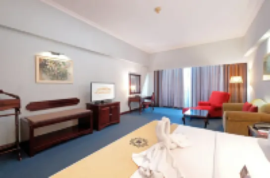 Sunlake Waterfront Resort & Convention Jakarta