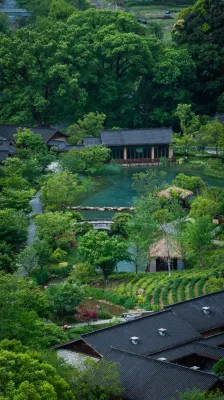 Julong Guniujiang Resort Hotel dekat Shiwaitaoyuan Scenic Area