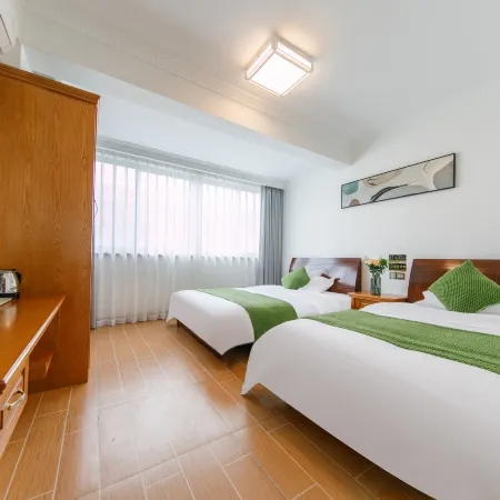 Yuyi     Resort