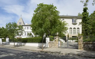 Bagatelle Gardenhouse Hotels in District XII-Hegyvidek