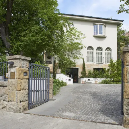 Bagatelle Gardenhouse Отели рядом с достопримечательностью «Железнодорожный вокзал Дели»