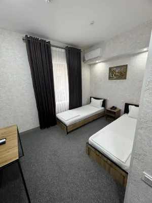 White House Hotel
