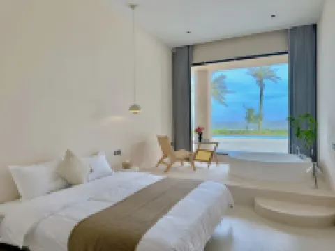 Listen to the sea shell holiday home (China's first beach shop)