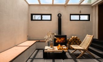 Dali Qiyue Fengxu Designer Resort Hotel