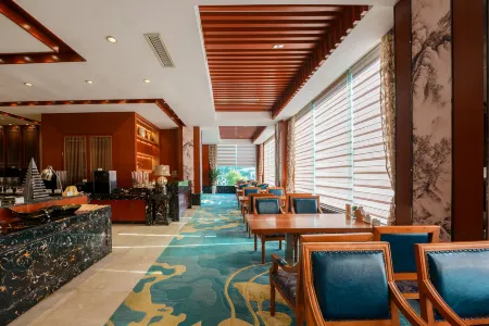 Yangzi International Hotel Отели в г. Лиян