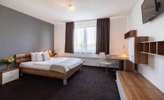 1. Hotel Av..