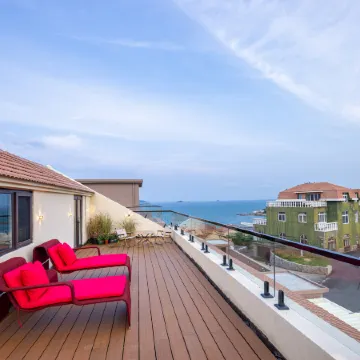 Waves · Designer Boutique Homestay (Laoshan Scenic Area Branch)