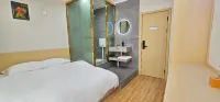 Yuan Lingjing E-Sports Hotel