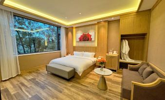 YI HUA YI SHI JIE BAN SHAN HOTEL
