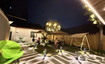 Yihou Courtyard Homestay