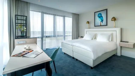 Van der Valk Hotel Den Haag Отели в г. Зутермер