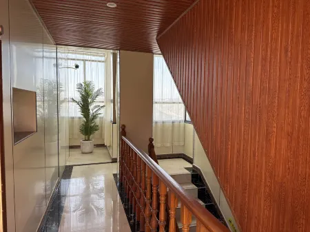 Jiazhou Hotel Отели рядом с достопримечательностью «Baiyun Temple»