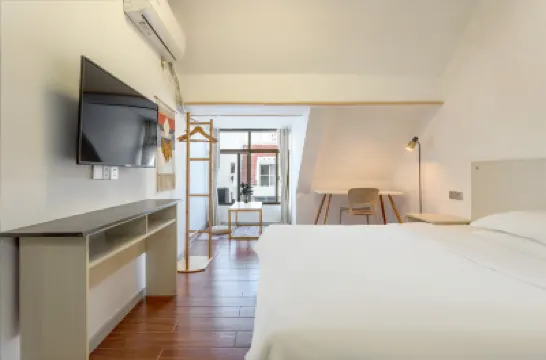 Haikou Qingyuan Chinese Inn (Hainan University Haikou People's Hospital) Hotels near Hainan University(Haidian Campus)