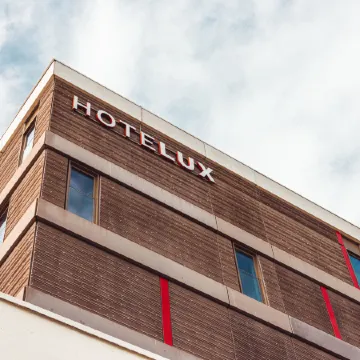 HOTELUX Amsterdam Airport Hotel Отели в г. Хофддорп