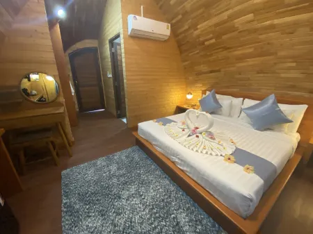 Phumala  Lanta Seaview Resort Отели рядом с достопримечательностью «Khlong Chak Waterfall»