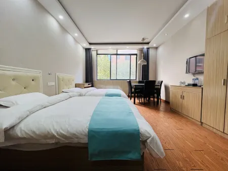 Poyang Shengwei Hotel (Huanhu Park Branch) Отели в г. Поянху