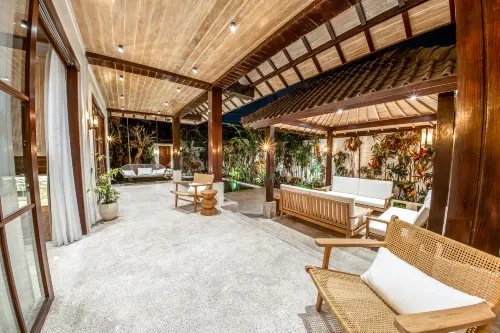 Putri Salju Villa by EVDEkimi – Teras indah di jantung artistik Ubud Area Publik Photos