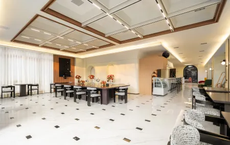 Yishu Waterfront Hotel Отели рядом с достопримечательностью «Shanghai Wild Animal Park»