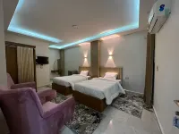 REGENT PYRAMIDS VIEW
