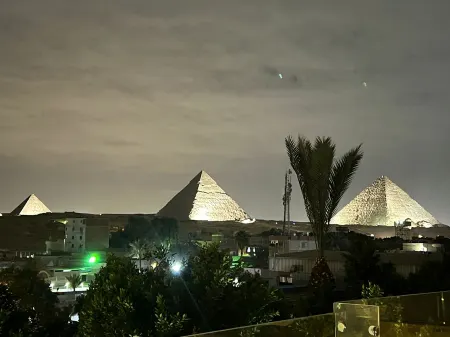 REGENT PYRAMIDS VIEW Отели в г. Nazlet El-Semman