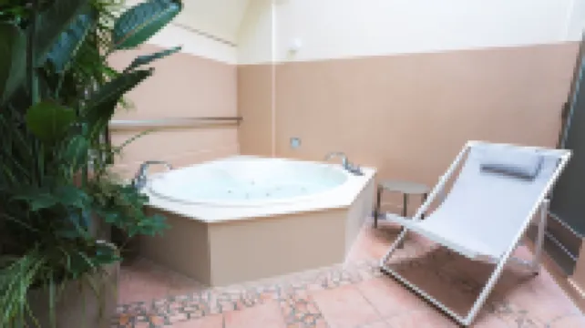 โรงแรม ฮิโซกะ อิเคะบุคุโระ