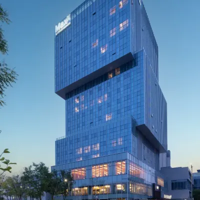 MAXX by STEIGENBERGER Baoding Shenzhen SCI-TECH AREA Hotels near Baoding University