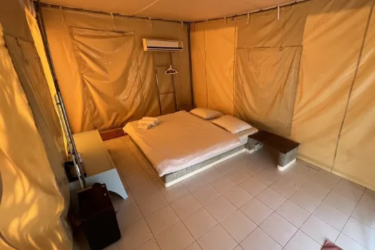 เต็นท์พร้อมวิวแม่น้ำ