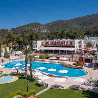 DoubleTree by Hilton Bodrum Isil Club Ultra All Inclusive Resort Hotel Exterior