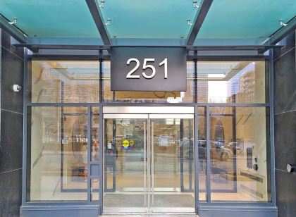 INFIVILLA Suites Eaton Center