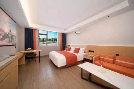 Tong Xing Business Travel Hotel (Longdongbao Airport) Отели рядом с достопримечательностью «Guizhou Police College»