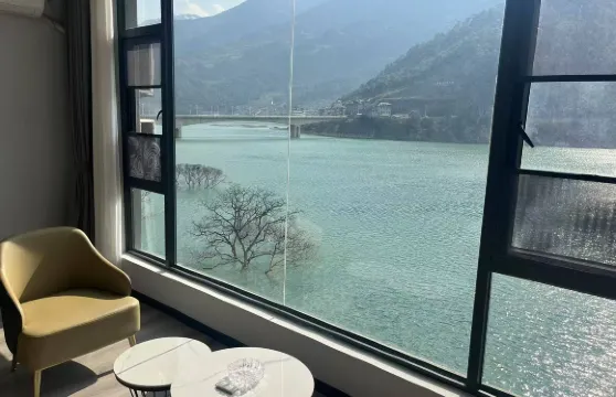 維西觀瀾居民宿