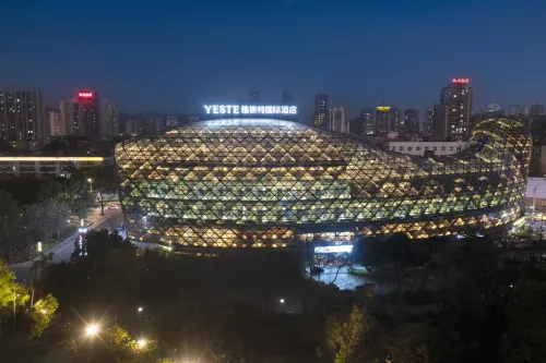 Yeste International Hotel (Liuzhou Cruise Terminal Shuangyu Hui River View Branch)