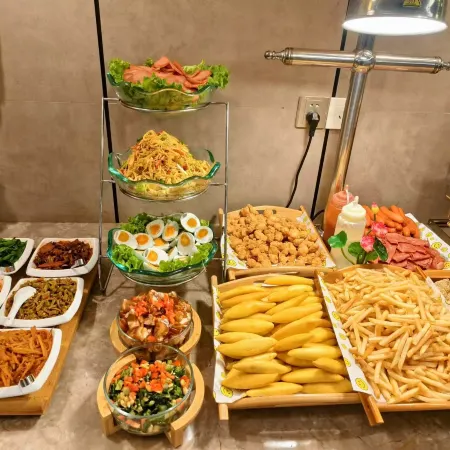 Homeinn Plus Hotel (Tai'an Dongyue Street Renault Wuyue Plaza)