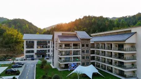 Qingyun Qingjiu Homestay (Shangyou) Отели в г. Шанъю