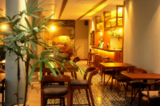 Fairway Colombo - Sri Lanka's First Hotel With Robot Technology