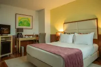 VIP Executive Arts Hotel Hotels near Humberto Delgado Airport