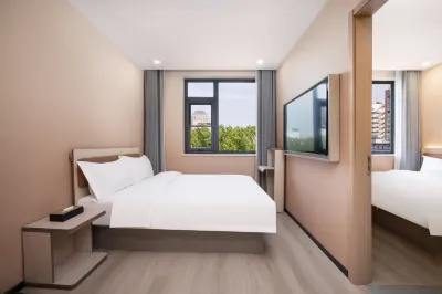 Century Pearl Hotel (Beijing Huangsi Street Anhuaqiao Subway Station) Hotels near Xicheng Rending Lake Park
