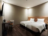 Stay Kertapati Hotel Hotels near Musi River