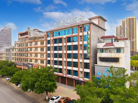 Phoenix Hotel Отели рядом с достопримечательностью «Ten-Mile Gallery»