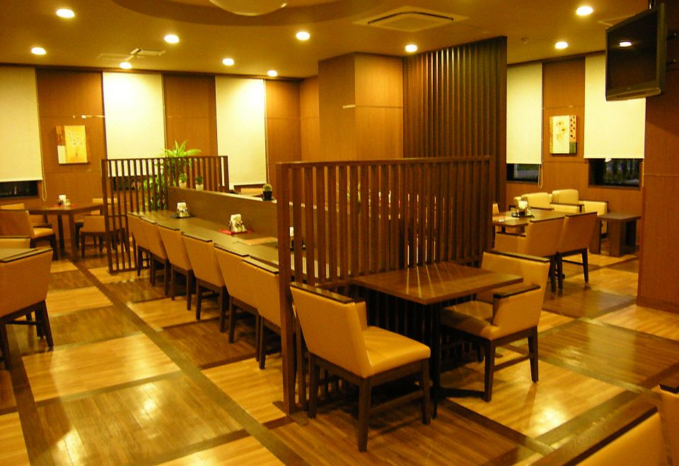 2. 호텔 루트-인 ..