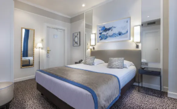 Hôtel du Bois Champs-Elysées Hotels near Arc de Triomphe