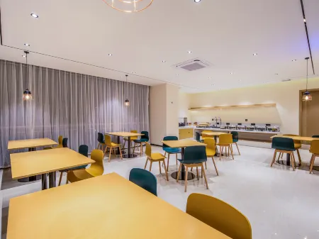 City Comfort Inn Hotel (Liuzhou Liudong New District Hualing Youlinhui) Отели рядом с достопримечательностью «Guangxi University of Science and Technology (Liudong Campus)»