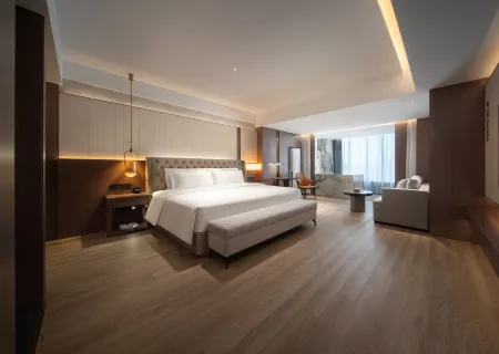 Luxury Hotel ( Linyi Olympic Sports Center ) Отели рядом со станцией Linyi North Railway Station