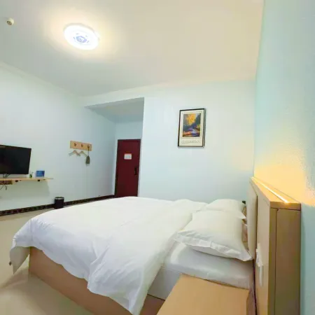 YaZhi Hotel (Huake Night Market)