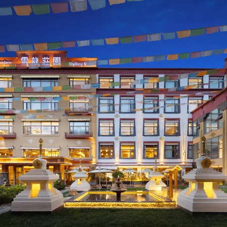 La Garry Snow Dragon Manor Resort（Potala Palace Branch）