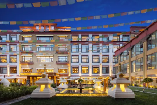 La Garry Snow Dragon Manor Resort Отели в г. 