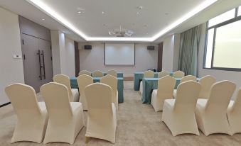 Ru Jia UP Huayi Zhitour Hotel (Xiamen Gaoshi Qi Airport SM City Plaza Branch)